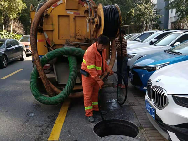 玉泉排污管道清淤